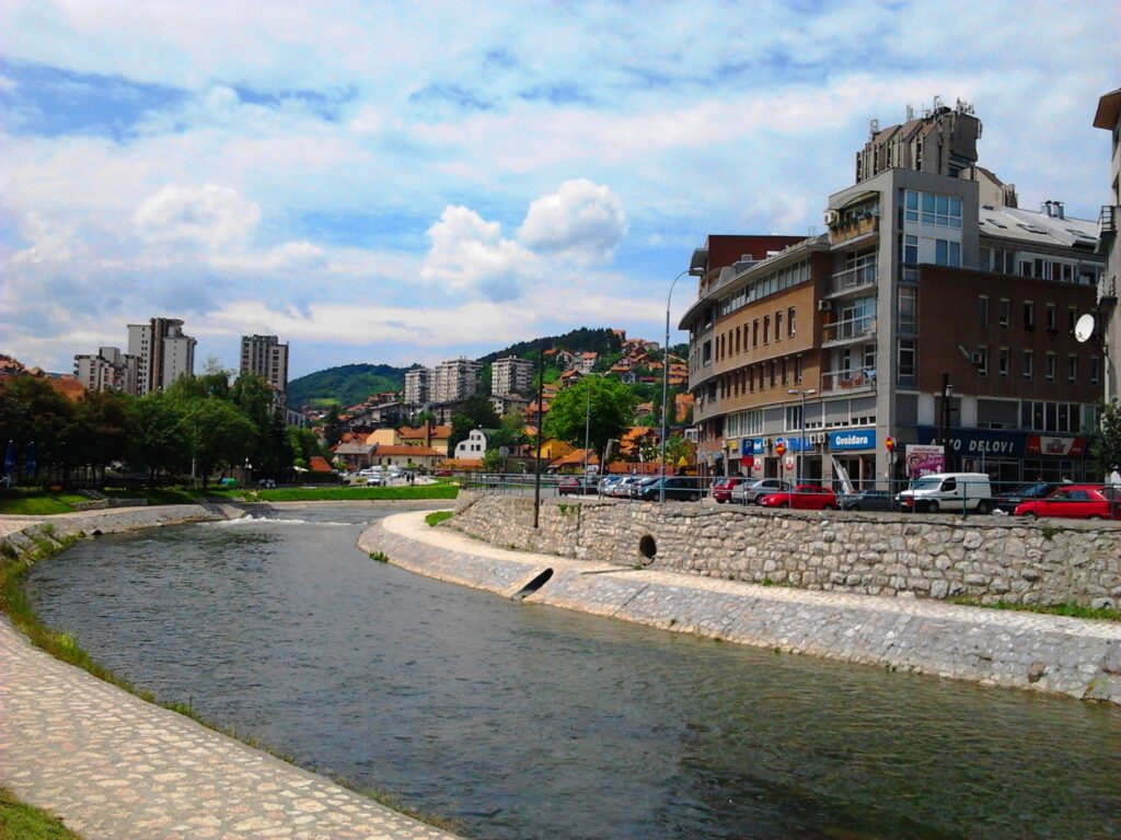 Pogled na reku Đetinju sa Autobuske stanice