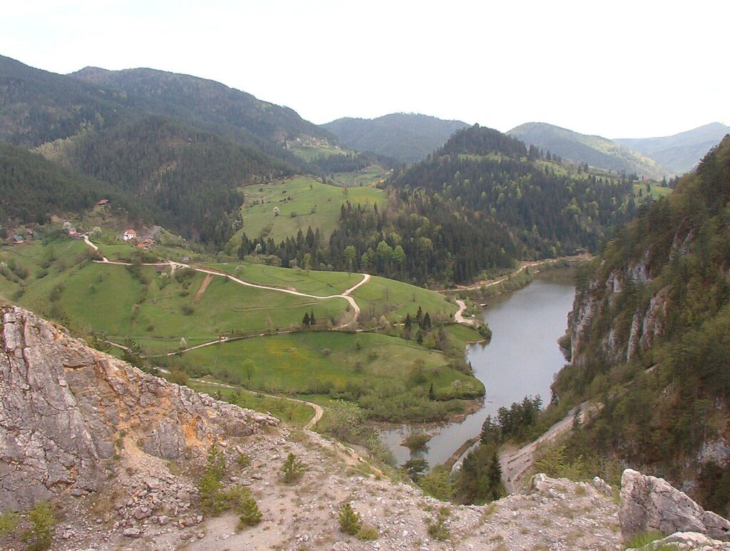 Tara jezero Djurici ,nacionalni park Tara