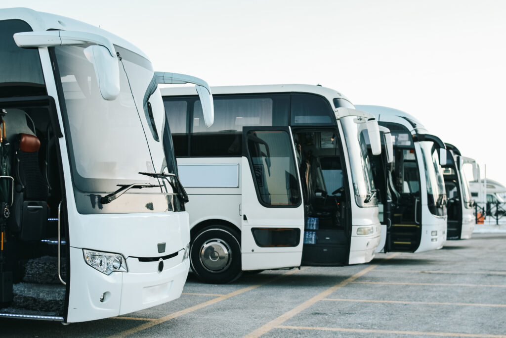 Nove Takse za Kamione i Autobuse: Kako će Promene u Putarini od 2026. Utisati na Transport i Cene Roba 5 Takse za Kamione i Autobuse