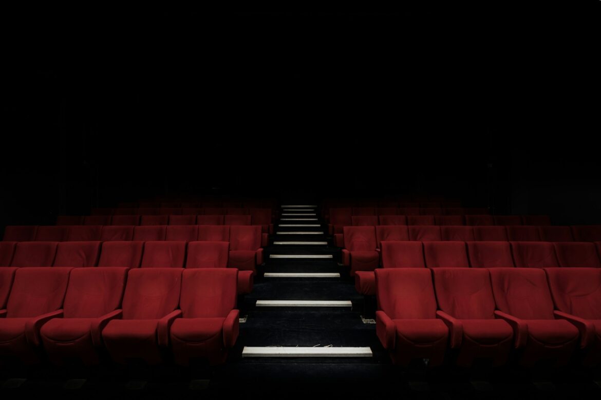 crvene bioskopske stolice, Džepovi puni kamenja