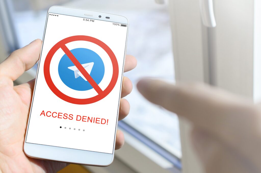 Zabrana mobilnih telefona u školama: Kako digitalna zavisnost utiče na obrazovanje i socijalni razvoj učenika 3 Zabrana mobilnih telefona