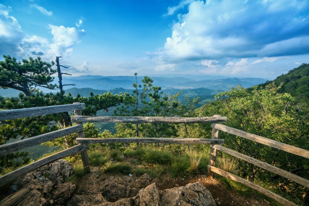 oblačno nebo u planini, nacionalni park Tara