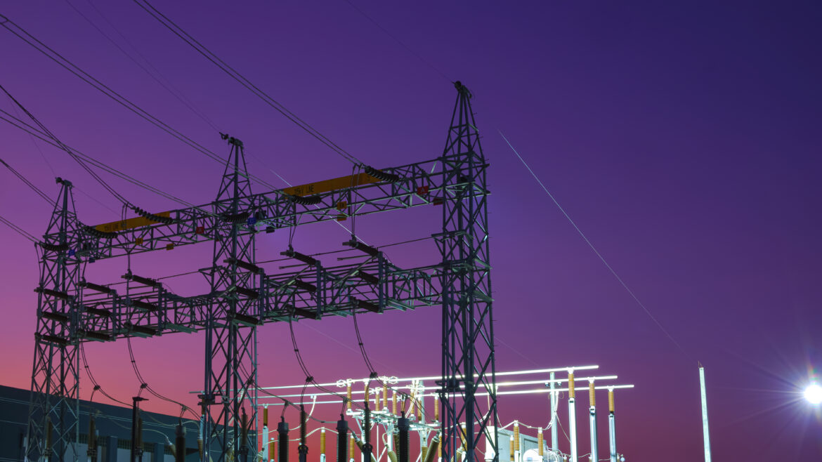 silhouette-of-high-voltage-electric-pylons-with-el-2025-03-11-03-34-41-utc Elektrodistribucija Srbije