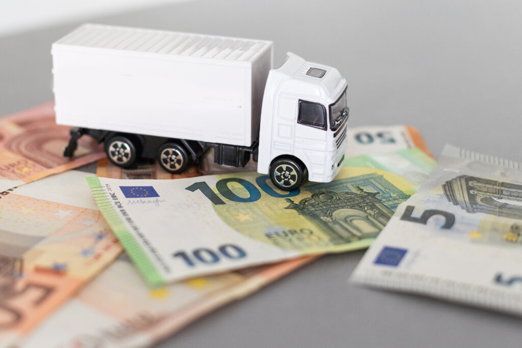 Nove Takse za Kamione i Autobuse: Kako će Promene u Putarini od 2026. Utisati na Transport i Cene Roba 4 Takse za Kamione i Autobuse