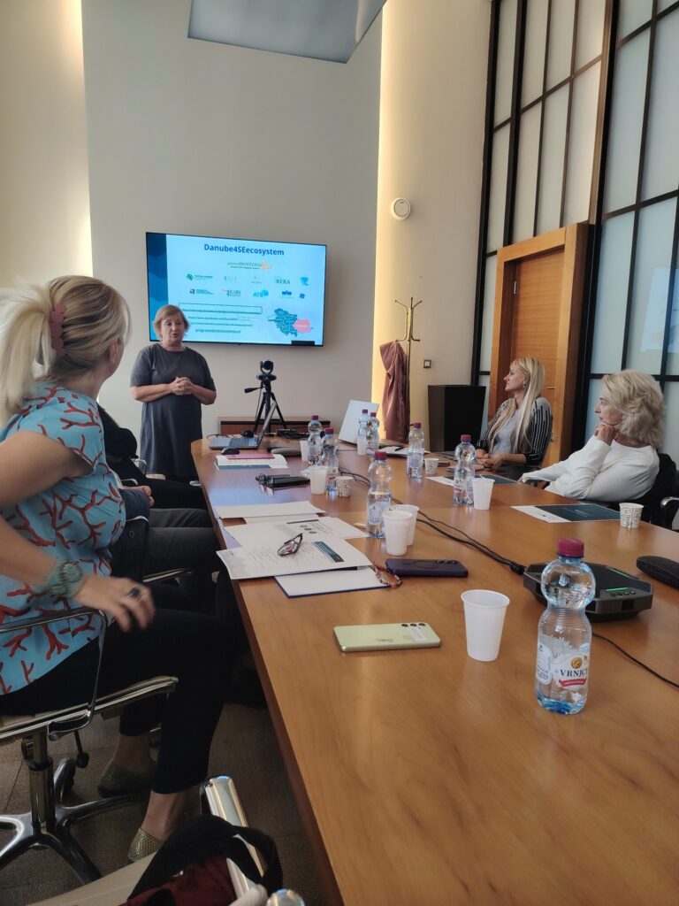 Lokalne samouprave i privredne komore: Strateško partnerstvo za razvoj Srbije 2 Lokalne samouprave i privredne komore