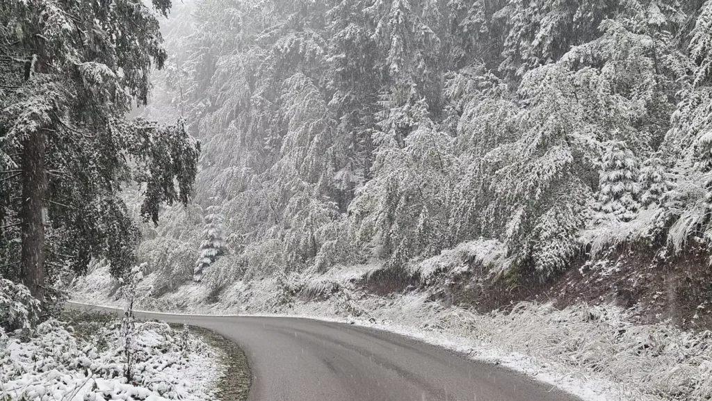 Zimski uslovi na planinskim putevima Srbije: Bezbednost i oprema za zimsku vožnju 7 Zimski uslovi na planinskim putevima