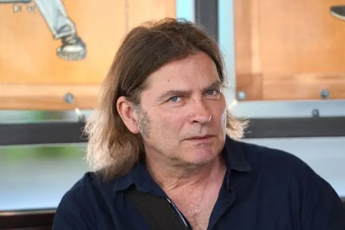 Nikola Čuturilo: Legendarni rok muzičar nastupa u GKC-u - analiza bogate karijere i značaja domaće rok scene 2 Nikola Čuturilo