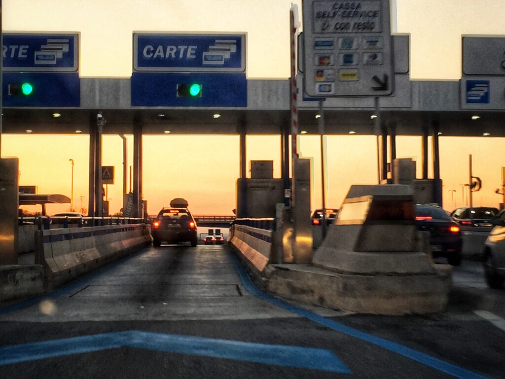 Saobraćajna situacija na graničnim prelazima: Analiza gužvi i saveti za bezbednu vožnju 6 Saobraćajna situacija