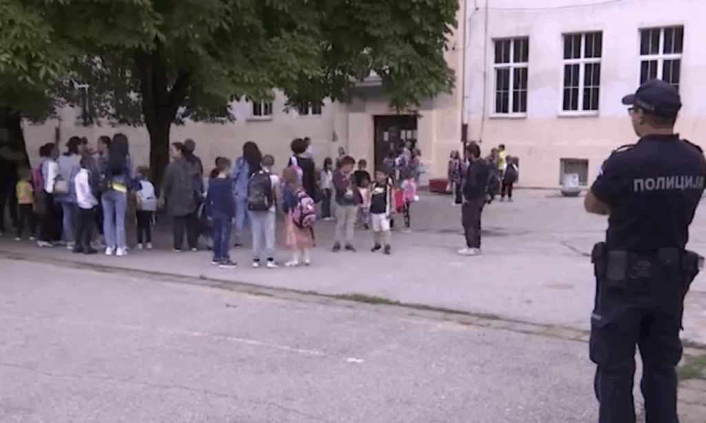 Đaci učiteljice Dušice Savić: Kako se stvara prava školska zajednica u ivanjičkoj školi 4 Đaci učiteljice Dušice Savić