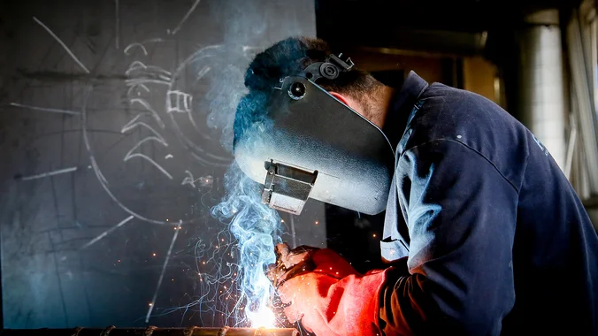 PET NAJISPLATIVIJIH ZANATA U SRBIJI: Zašto se mladi vraćaju dualnom obrazovanju? 2 PET NAJISPLATIVIJIH ZANATA U SRBIJI