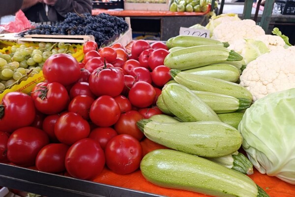 Fiskalizacija na pijacama u Srbiji: Odlaganje do 2026. i šta to znači za prodavce 2 Fiskalizacija na pijacama u Srbiji