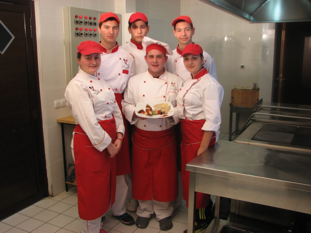 Ugostiteljsko-turistička škola iz Čajetine: Rasadnik talenata i budućnost srpskog turizma 6 Ugostiteljsko-turistička škola iz Čajetine