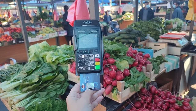 Fiskalizacija na pijacama u Srbiji: Odlaganje do 2026. i šta to znači za prodavce 3 Fiskalizacija na pijacama u Srbiji