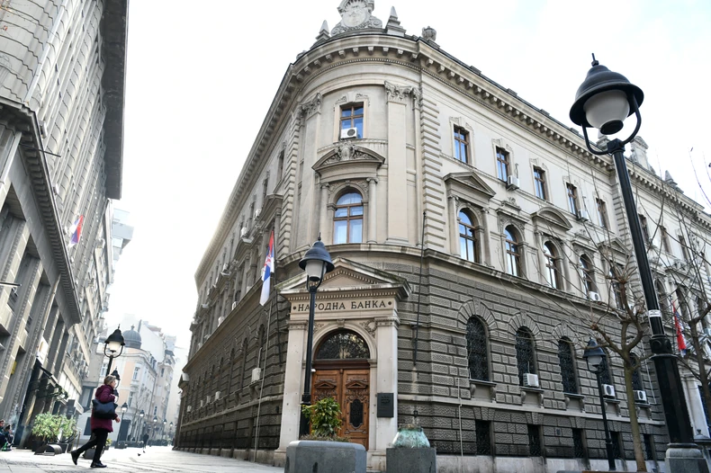 Stabilnost deviznog tržišta u Srbiji: NBS garantuje snabdevenost stranim valutama i upozorava na nezakonito ponašanje 2 Stabilnost deviznog tržišta u Srbiji