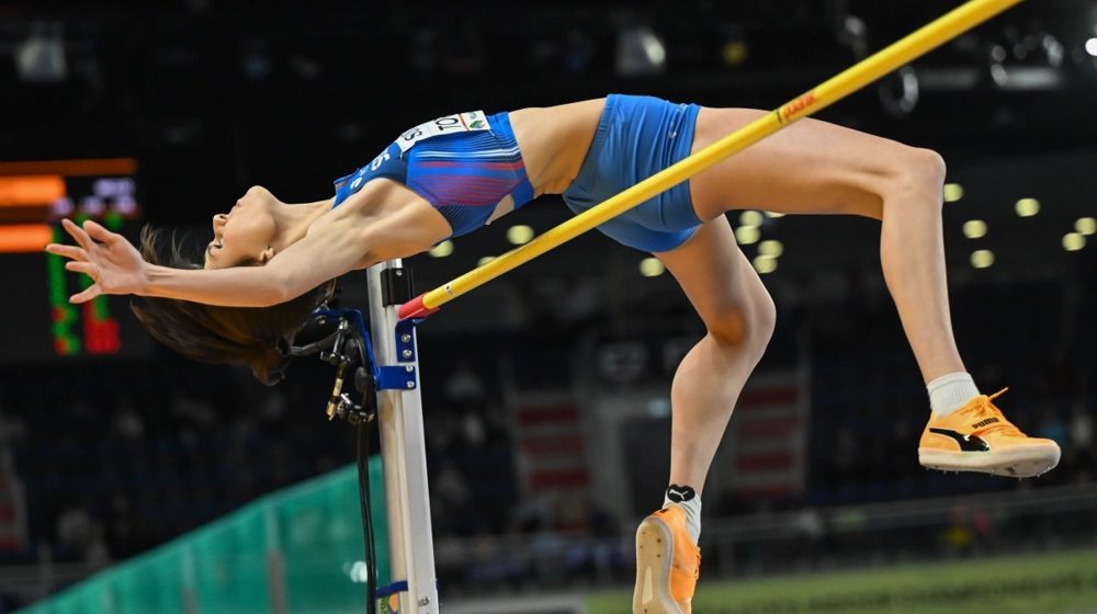 Srpska atletičarka Angelina Topić: Srebrna medalja i put ka svetskom vrhu 2 Srpska atletičarka Angelina Topić